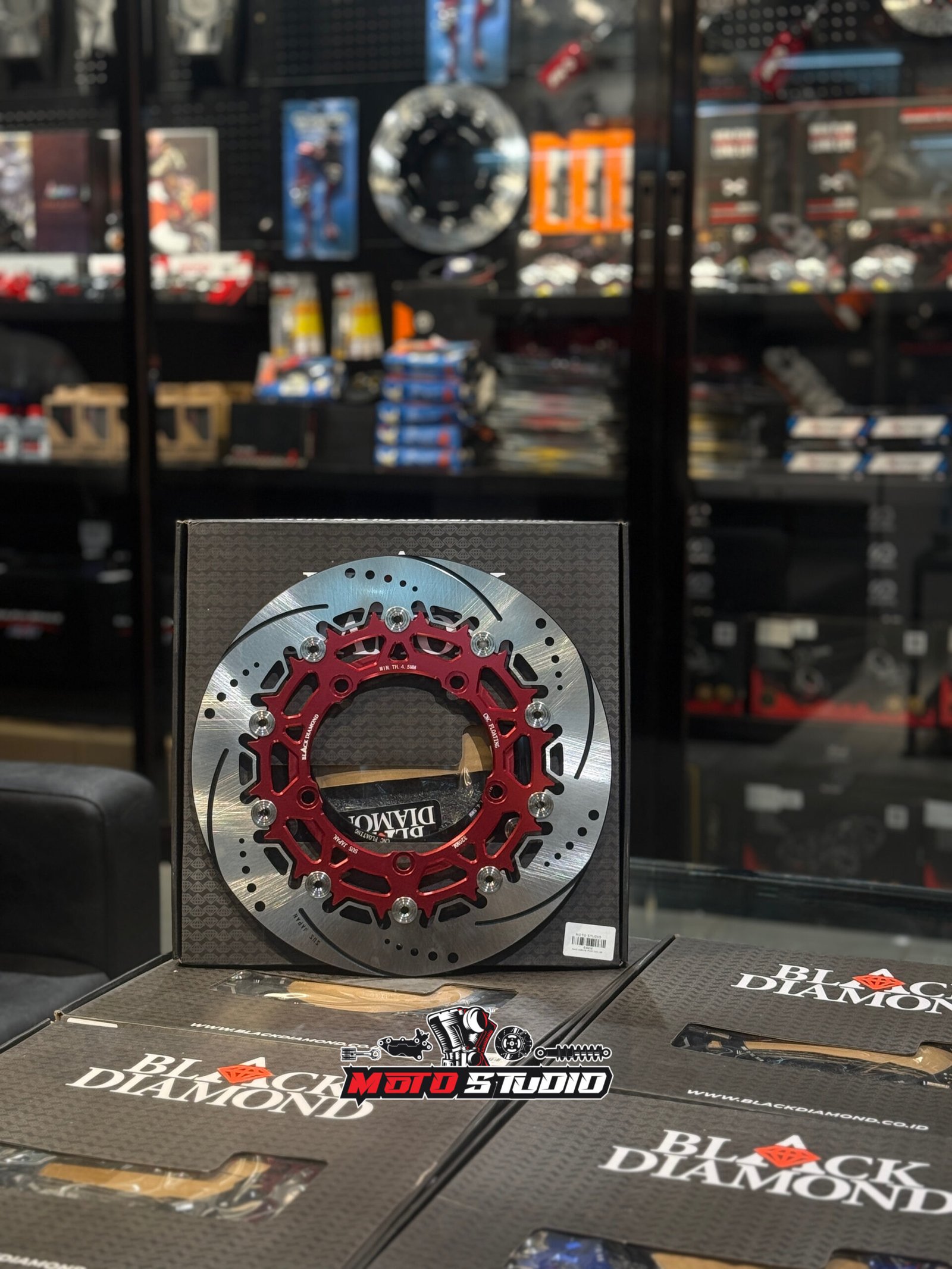 Black Diamond Front 320mm Floating Brake Disc – Yamaha R15 - Image 3