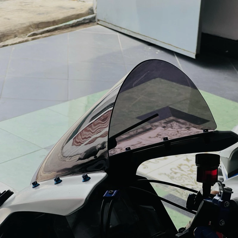 Indonesian 3mm Visor – Yamaha R15 V4 (SMOKEY) - Image 2